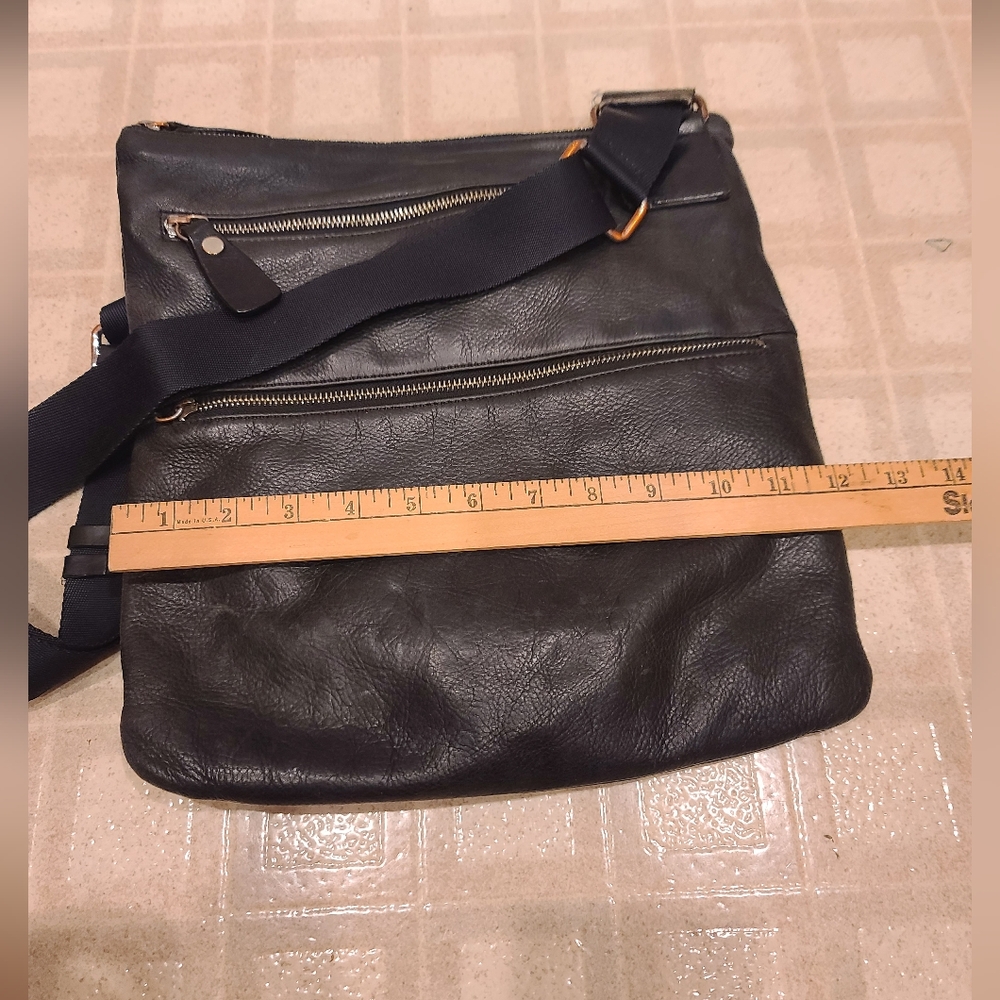 Margot Black Leather Triple Zip Compartment handbag Silver zip Pockets pebbled - Picture 2 of 8